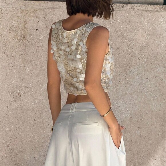 Apricot Casual Women's Glitter V-Neck Asymmetrical Hem Sleeveless Blouse - Picture 13 of 13